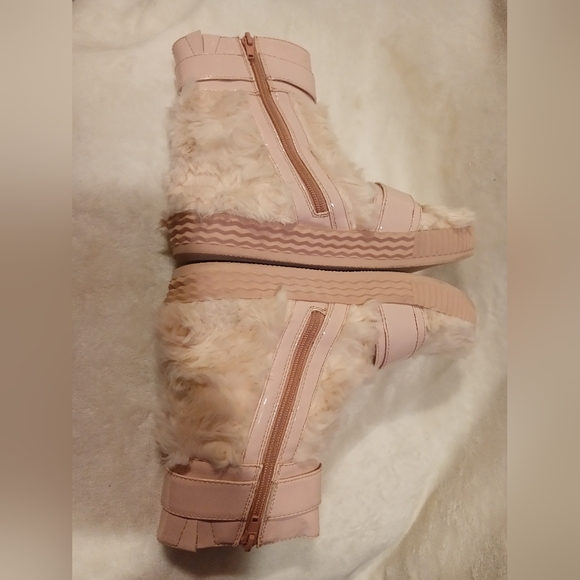 Jeffrey Campbell faux fur pink booties - Picture 5 of 11